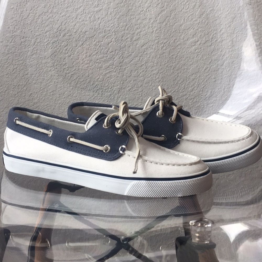 Speery slip on sneeakers